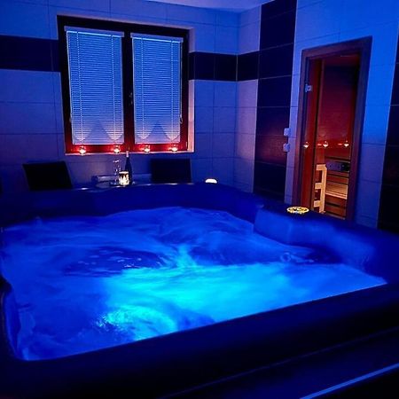 Relaxklub villa s wellness Tremosna Exteriör bild