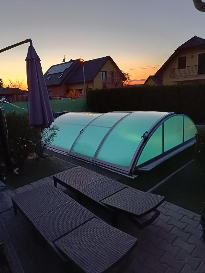 Relaxklub villa s wellness Tremosna Exteriör bild